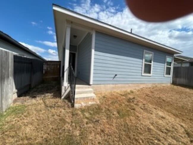 Photo - 4-bedroom 2-bathroom house for rent! HOUSI...