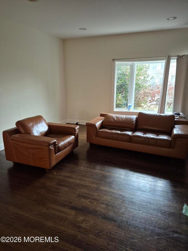 Photo - 247 Perrine Ave