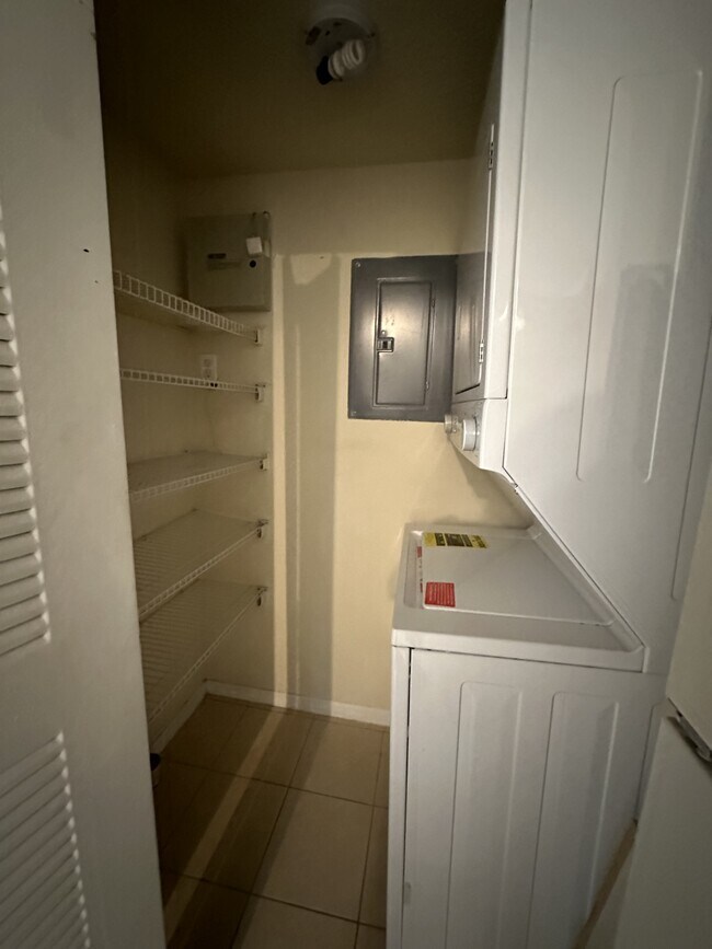 Photo - 3874 Lyons Rd