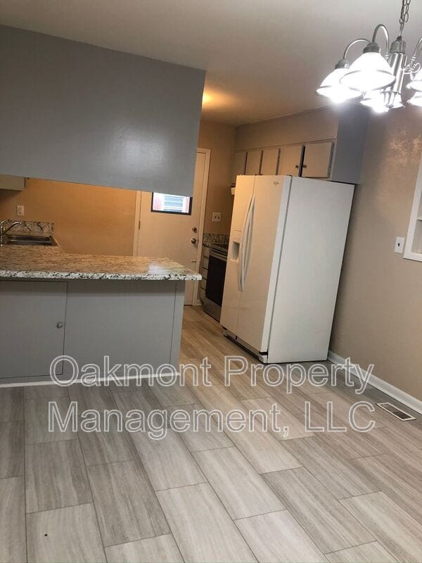 Photo - 4047 Village Dr