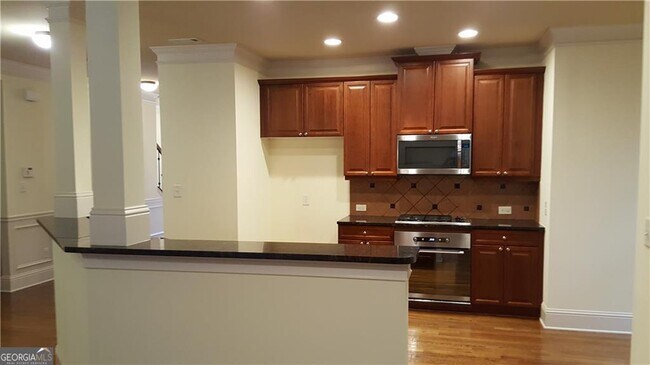 Photo - 5120 Meridian Ln