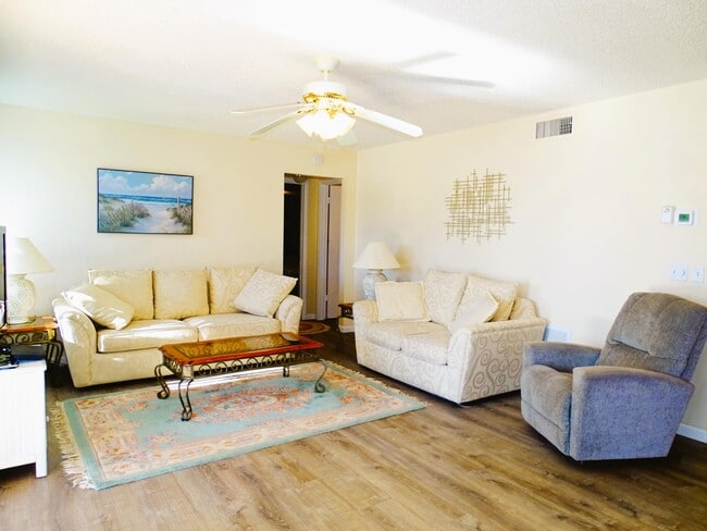 Photo - 409 Pine Glen Ln Unit A-2