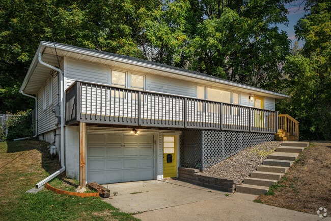 Building Photo - 1527 15th St NE Rental