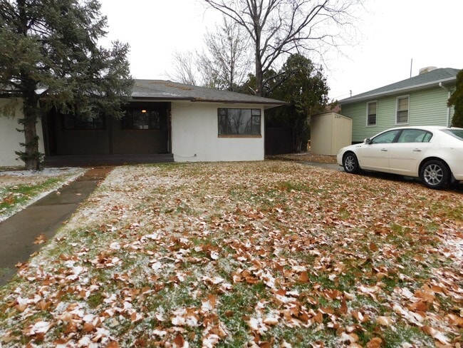 Building Photo - Close to CMU/St Mary's