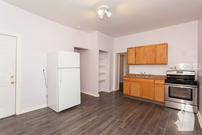 Building Photo - 1927 N Kedzie Ave Unit 1R Rental