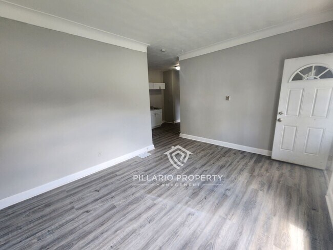 Photo - 300 E Cross St Unidad 300 Cross St.  1