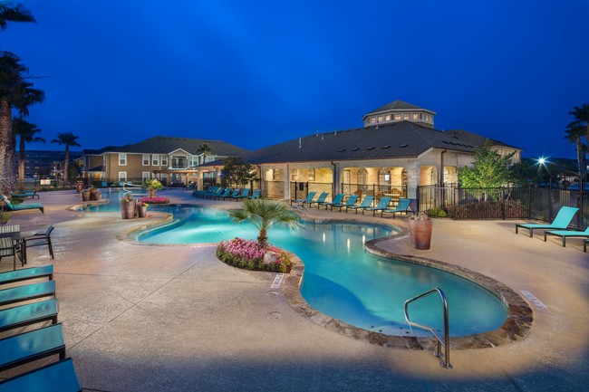 Avenues at Creekside, New Braunfels Texas - Avenues at Creekside Apartments