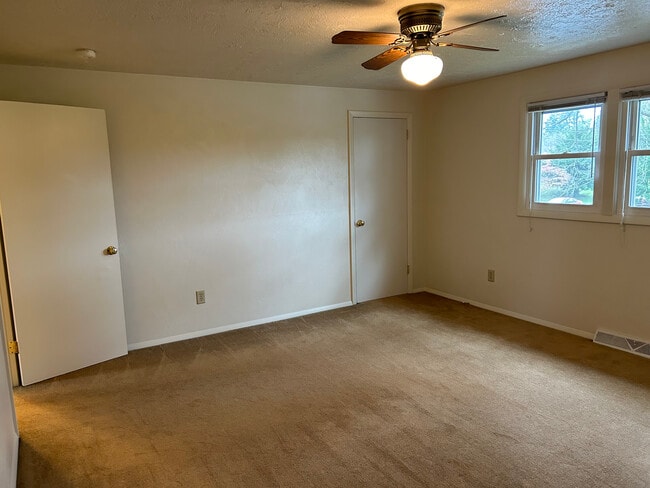 Photo - 112 Oak Rd