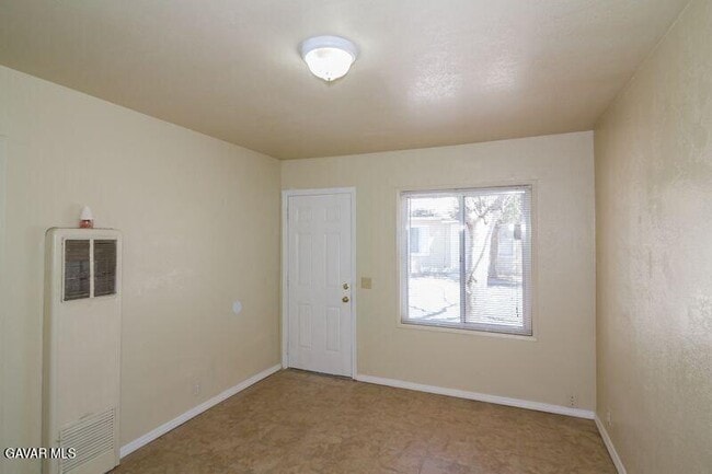 Photo - 2608 Desert St