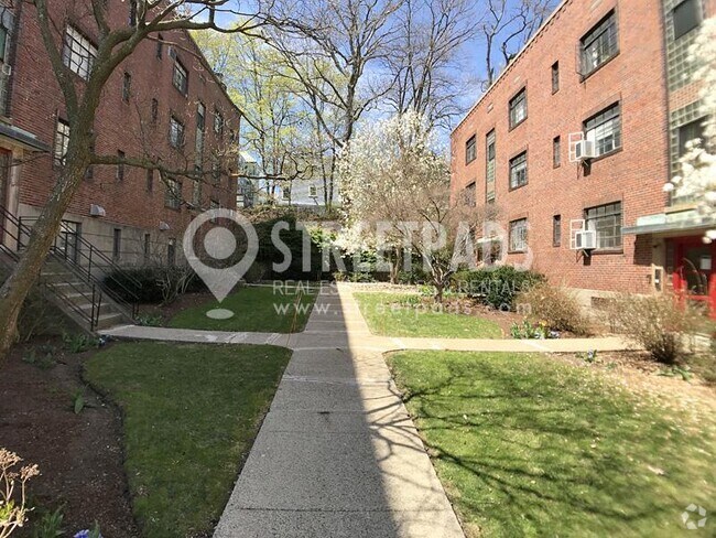 Building Photo - 1 bedroom in Brookline MA 02446 Rental