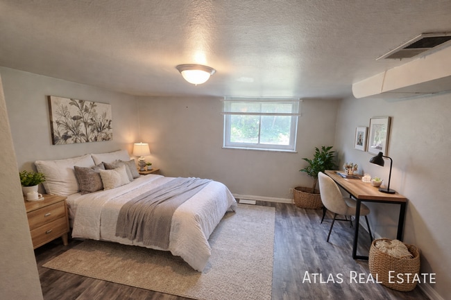 Building Photo - 2208 N 10th Ave Unit C-1/2