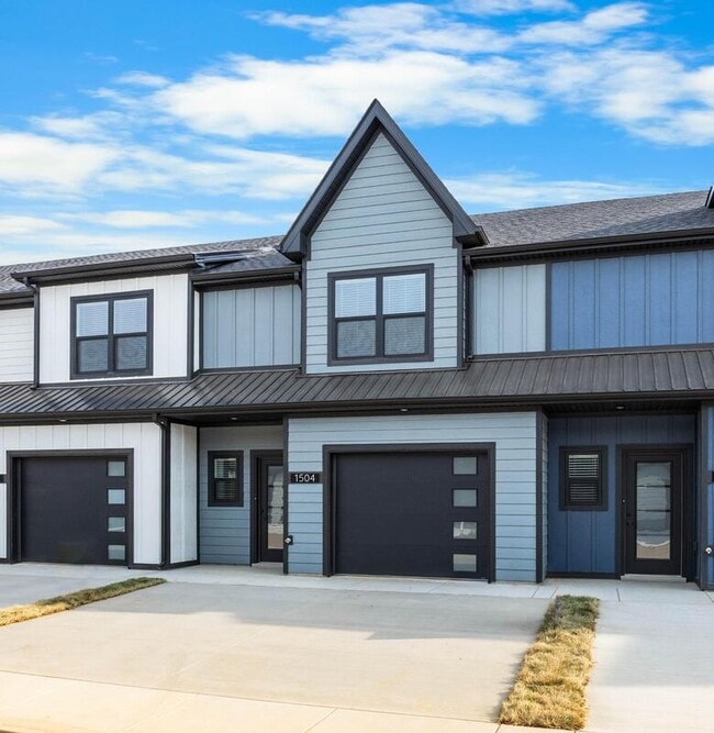 Photo - 1504 Jonathan Wade Cir