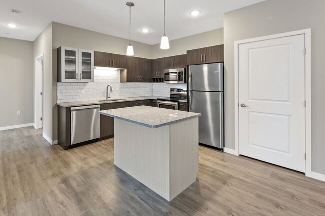 Photo - Encore on the Park