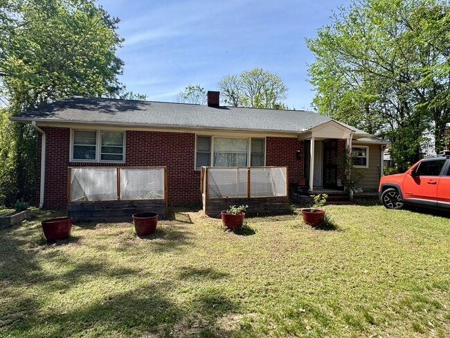 Building Photo - Charming Carrboro Classic | 3-Bedroom Home Steps from Downtown!