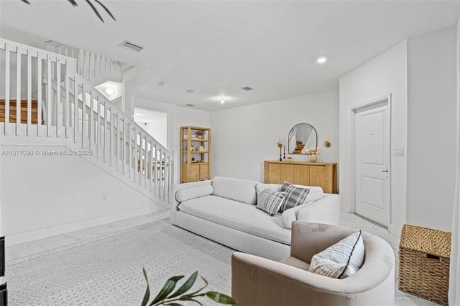 Photo - 374 NE 214th St