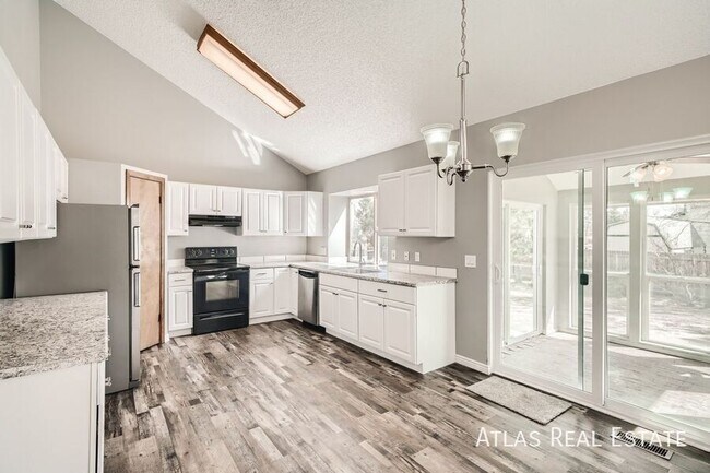 Photo - 8465 Freemantle Dr