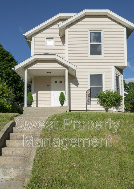 Photo - 806 Emerald Ave NE Townhome