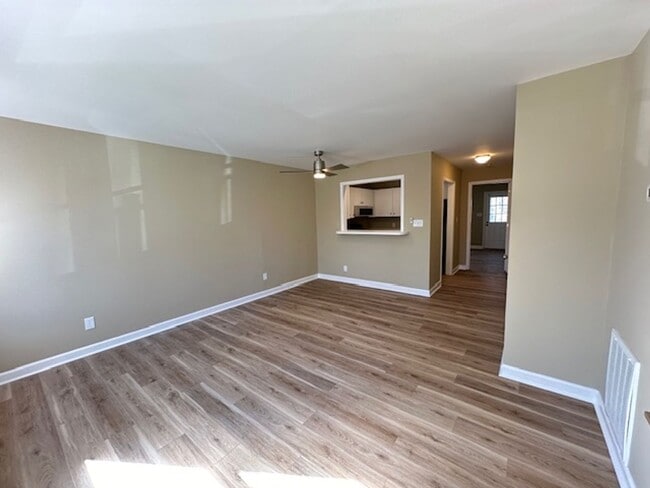 Photo - Condo / Burlington