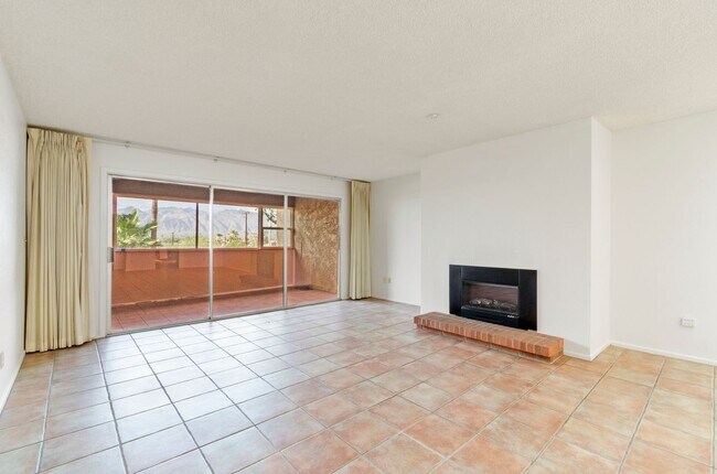 524 N Dodge Blvd