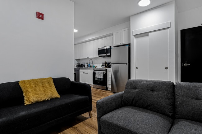 Photo - 610 King St E Unit 2