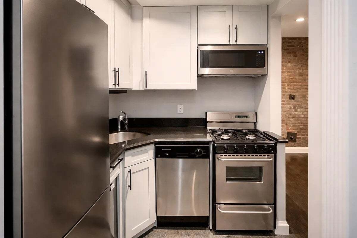 Photo - 250 E 50th St Unit 2B