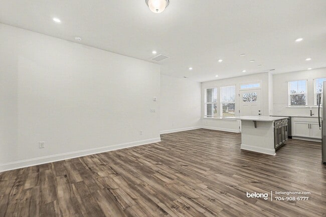 Photo - 2915 Herringbone Rd