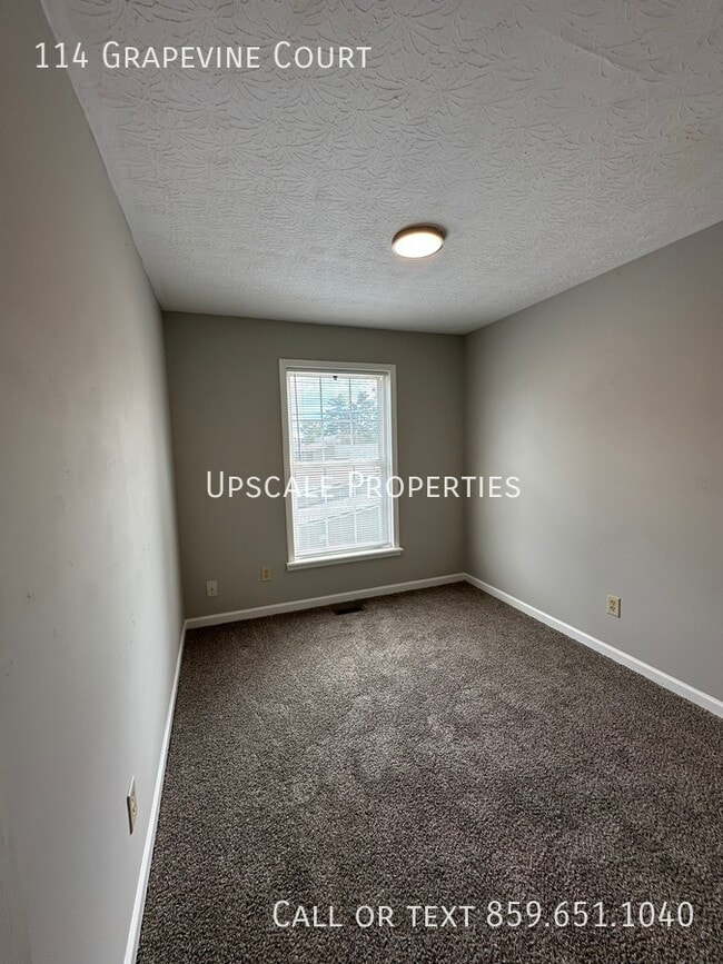 Photo - 114 Grapevine Ct