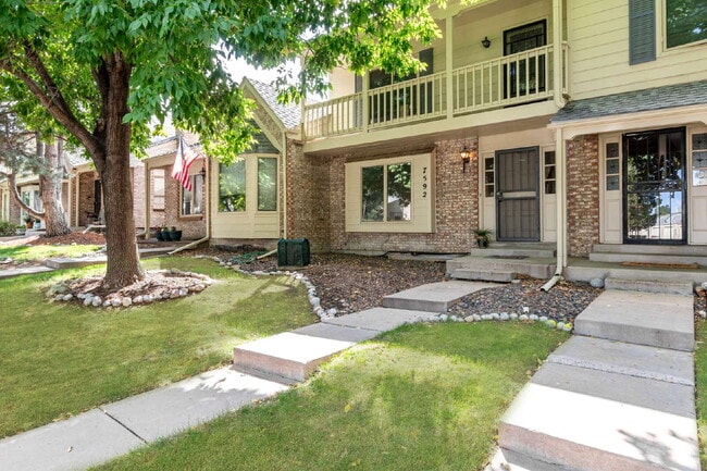 Photo - Lovely 4Bed / 4 bath townhome for rent in Centennial