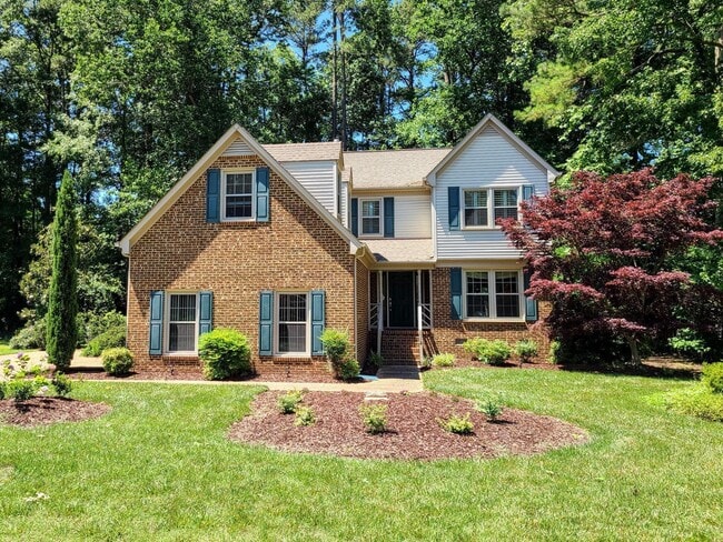 Building Photo - 4 BR, 2.5 BA in Woodlake Crossing