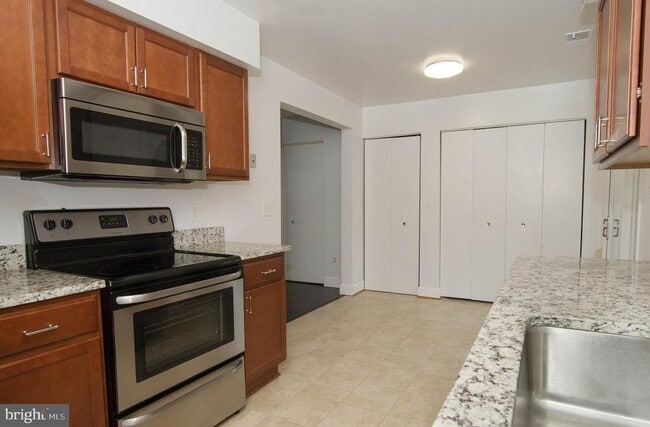 Photo - 3335 Oakshade Ct