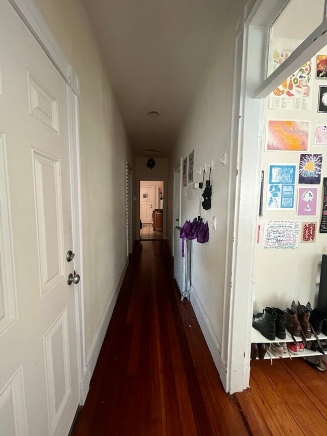 Building Photo - 4 Bedroom 6 min Walk from the Green Line