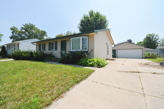 4 Bed, 2 Bath Home for Rent – Great Locati... - 4 Bed, 2 Bath Home for Rent – Great Locati...