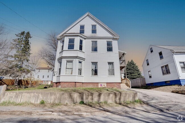 Building Photo - 13 Water St Unit 1 Rental
