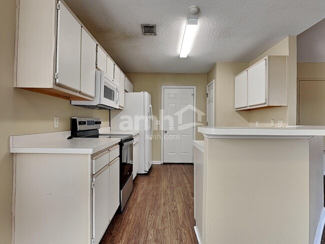 Photo - 106 Habitat Dr