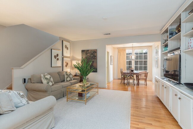 Garden District 2-Bedroom Condo with Priva... - Garden District 2-Bedroom Condo with Priva...