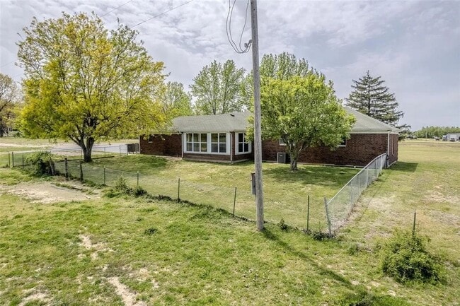 Photo - 3 Bedroom 2 Bathroom Home & 21 Acre Lot for rent.
