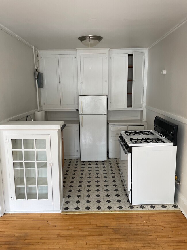 Kitchen - Historic Grand Avenue Apartments