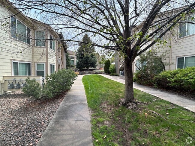 Building Photo - Great Littleton Condominium with Garage