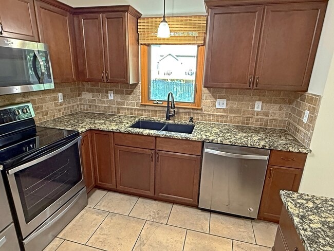 Photo - 2716 Larkspur Ct
