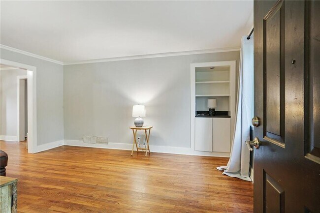 Photo - 1466 E Rock Springs Rd NE