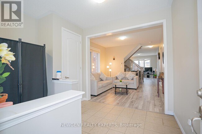 Photo - 131 Vanhorne Cl