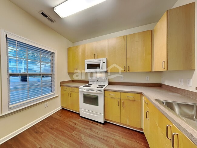 Photo - 129 Buchanan Ln