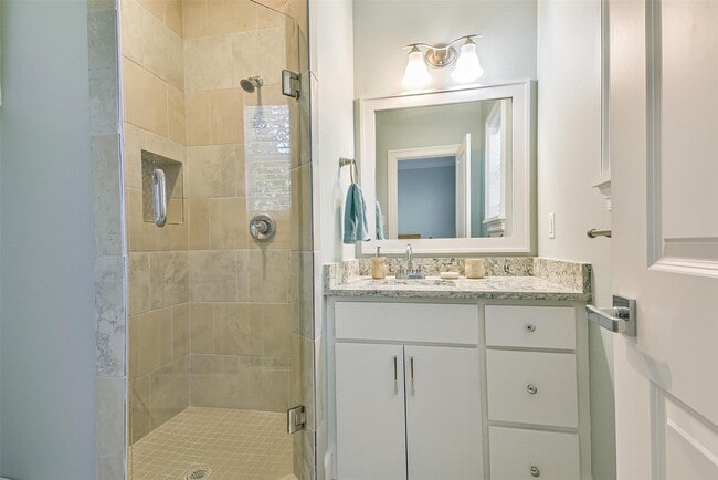 Building Photo - 18659 Clover Path