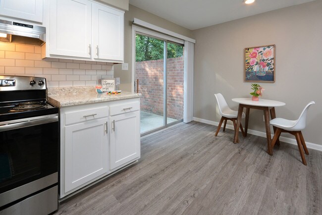 Parliament House Apartments and Townhomes in Burlington, NC