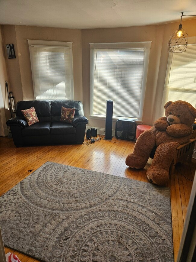 Photo - 450 W Doty St