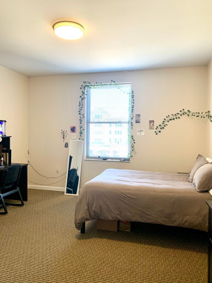 Bedroom, Fully Furnished, Full Bed, Large Closet - 300 Park Point Dr Unit 301