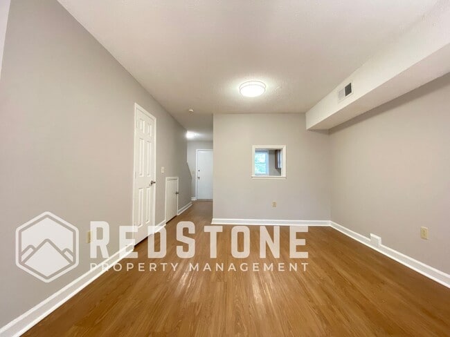 Photo - 725 S Broad St