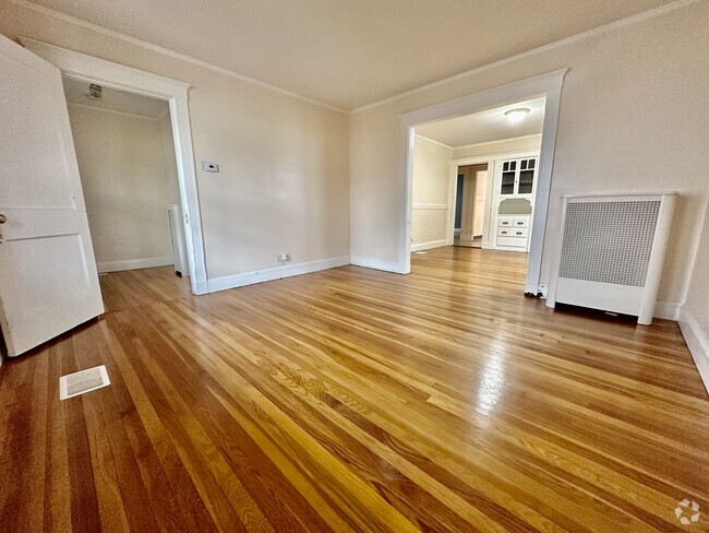 Building Photo - 74 Lewis St Unit 1 Rental