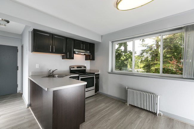 Building Photo - Greenbelt Properties Rental