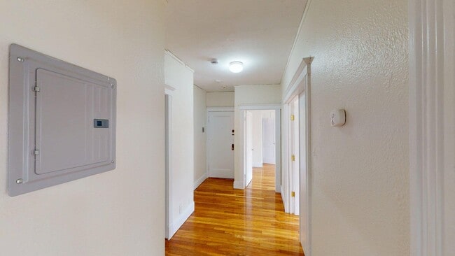 Building Photo - 8 Vinal St Unit 7